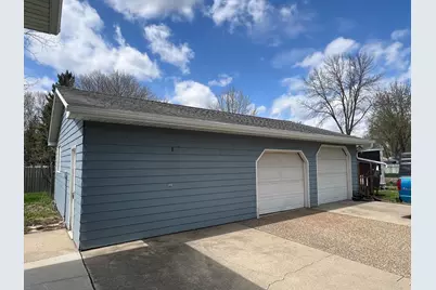 129 Nelson Street E, Litchfield, MN 55355 - Photo 21