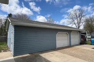 129 Nelson Street E, Litchfield, MN 55355 - Photo 21