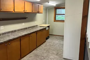 129 Nelson Street E, Litchfield, MN 55355 - Photo 9