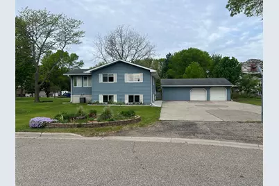129 Nelson Street E, Litchfield, MN 55355 - Photo 1