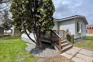 502 3rd St NE, Roseau, MN 56751 - Photo 17