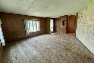 502 3rd St NE, Roseau, MN 56751 - Photo 5