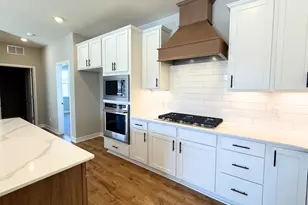1513 Clover Preserve Wy, Chaska, MN 55318 - Photo 3