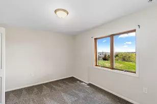 305 Crestview Dr, Hastings, MN 55033 - Photo 13