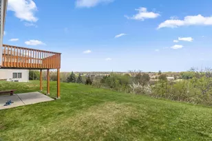 305 Crestview Dr, Hastings, MN 55033 - Photo 3