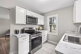 1475 Ivy Ave E, North Saint Paul, MN 55106 - Photo 9