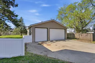 205 1st Ave NW, New London, MN 56273 - Photo 7