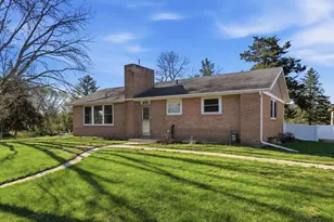 205 1st Ave NW, New London, MN 56273 - Photo 3