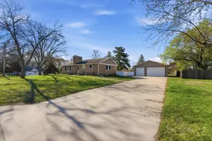 205 1st Ave NW, New London, MN 56273 - Photo 5