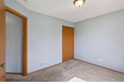 7785 Irvin Avenue S, Cottage Grove, MN 55016 - Photo 9