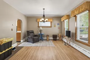 407 Osceola Ave S, Saint Paul, MN 55102 - Photo 9