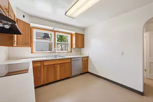 407 Osceola Ave S, Saint Paul, MN 55102 - Photo 13