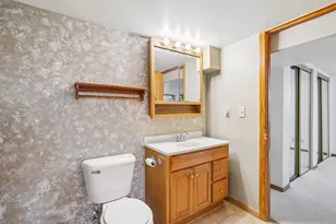 1072 Thomas Ave, Saint Paul, MN 55104 - Photo 23