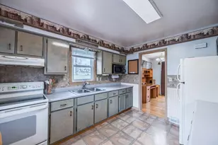 319 Michigan Ave W, Gilbert, MN 55741 - Photo 7