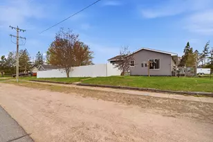 224 E 2nd St, Pillager, MN 56473 - Photo 19