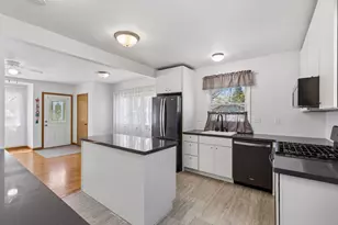 1118 Oak St W, Stillwater, MN 55082 - Photo 11