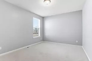 4648 Benjamin Pl, Woodbury, MN 55129 - Photo 17