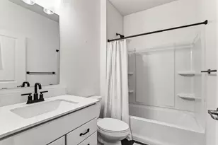 4648 Benjamin Pl, Woodbury, MN 55129 - Photo 15