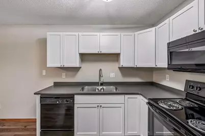1070 Butte Court, Chanhassen, MN 55317 - Photo 15