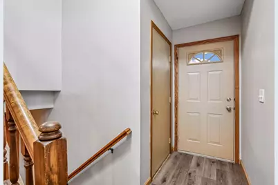 1070 Butte Court, Chanhassen, MN 55317 - Photo 3