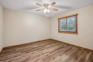 1070 Butte Ct, Chanhassen, MN 55317 - Photo 17