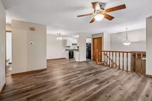 1070 Butte Ct, Chanhassen, MN 55317 - Photo 9