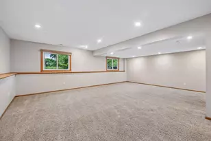 1070 Butte Ct, Chanhassen, MN 55317 - Photo 23