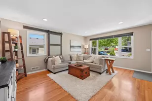 2723 McNair Dr N, Robbinsdale, MN 55422 - Photo 3