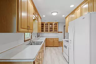 10621 Washington Blvd NE, Blaine, MN 55434 - Photo 5