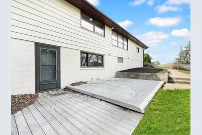 873 S Hampton Street, Fairmont, MN 56031 - Photo 3