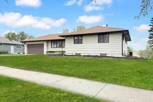 873 S Hampton St, Fairmont, MN 56031 - Photo 1