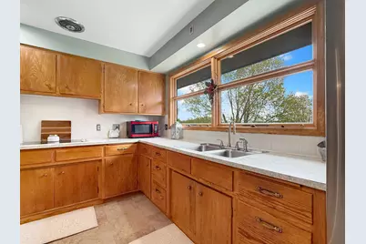 873 S Hampton Street, Fairmont, MN 56031 - Photo 9