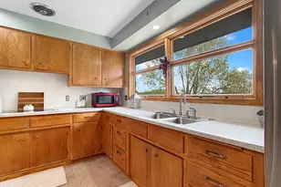 873 S Hampton St, Fairmont, MN 56031 - Photo 9