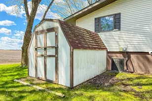 923 Summit Dr, Fairmont, MN 56031 - Photo 3