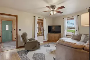 908 Franklin St, Spooner, WI 54801 - Photo 5