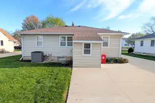 2008 2nd Ave SE, Austin, MN 55912 - Photo 5