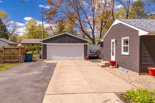3681 Kenny Ln, White Bear Lake, MN 55110 - Photo 37
