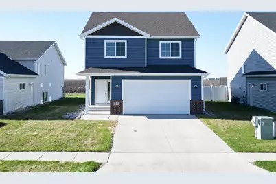 1221 46th Avenue S, Moorhead, MN 56560 - Photo 1