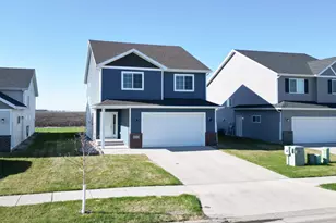 1221 46th Ave S, Moorhead, MN 56560 - Photo 3