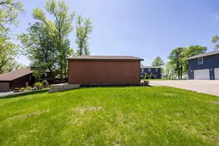51216 Pelican Point Dr, Detroit Lakes, MN 56501 - Photo 11