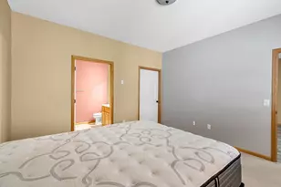 321 Summer Pl E, Maplewood, MN 55117 - Photo 15