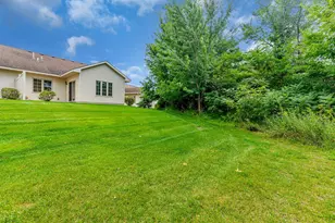321 Summer Pl E, Maplewood, MN 55117 - Photo 31