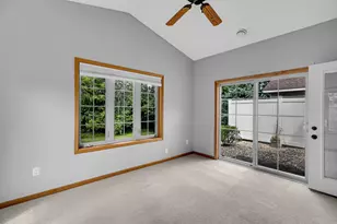 321 Summer Pl E, Maplewood, MN 55117 - Photo 21