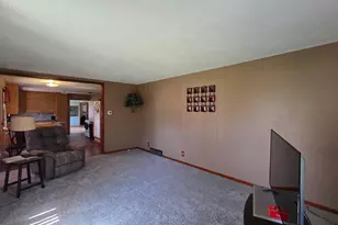 211 13th St, Heron Lake, MN 56137 - Photo 7