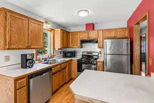 1387 Clarence Ct, Saint Paul, MN 55106 - Photo 13