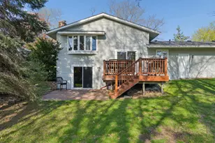 5870 Daniel Ct, Shoreview, MN 55126 - Photo 5