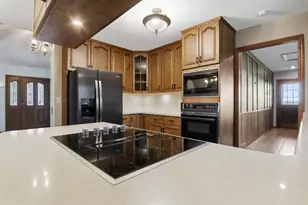 2932 N Plum Tree Circle, Menomonie, WI 54751 - Photo 7