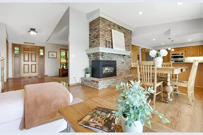 9885 Oak Shore Drive, Lakeville, MN 55044 - Photo 17