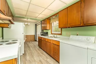 502 Vine Ave W, Montgomery, MN 56069 - Photo 9