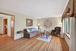 1845 City Heights Dr, Maplewood, MN 55117 - Photo 3